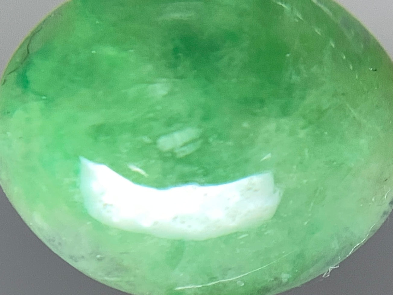 ひすい（ヒスイ 翡翠）  天然  1.770ct  宝石ソーティング付き  10.0㎜×7.9㎜×2.4㎜   ラッピング無料 ルース（ 裸石 ） 4964Y