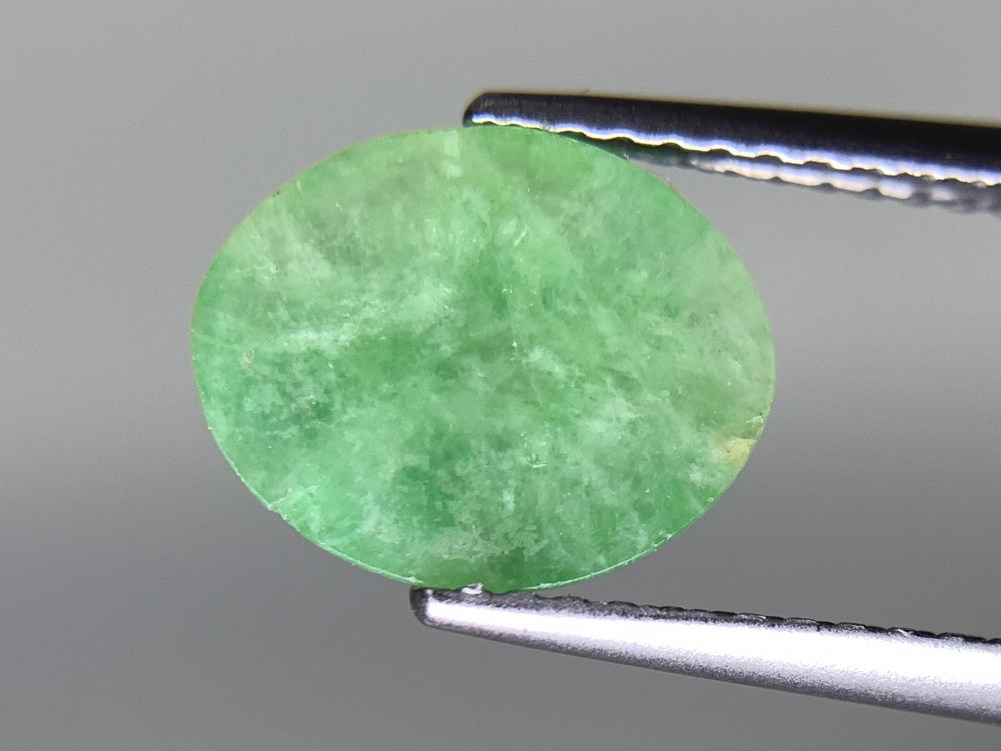 ひすい（ヒスイ 翡翠）  天然  1.770ct  宝石ソーティング付き  10.0㎜×7.9㎜×2.4㎜   ラッピング無料 ルース（ 裸石 ） 4964Y