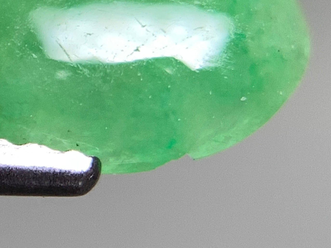 ひすい（ヒスイ 翡翠）  天然  1.770ct  宝石ソーティング付き  10.0㎜×7.9㎜×2.4㎜   ラッピング無料 ルース（ 裸石 ） 4964Y