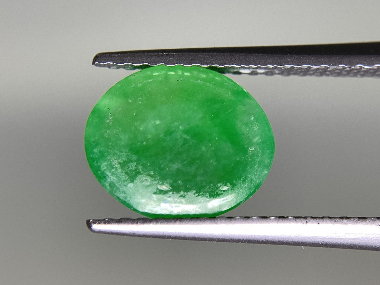 ひすい（ヒスイ 翡翠）  天然  2.453ct  宝石ソーティング付き  9.6㎜×8.0㎜×3.8㎜   ルース（ 裸石 ） 4826Y