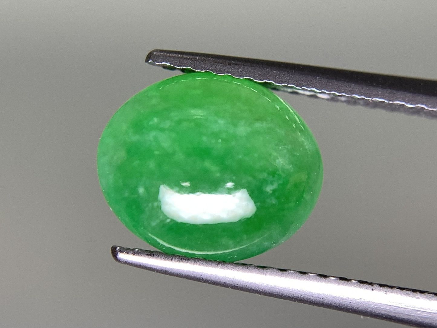 ひすい（ヒスイ 翡翠）  天然  2.453ct  宝石ソーティング付き  9.6㎜×8.0㎜×3.8㎜   ルース（ 裸石 ） 4826Y