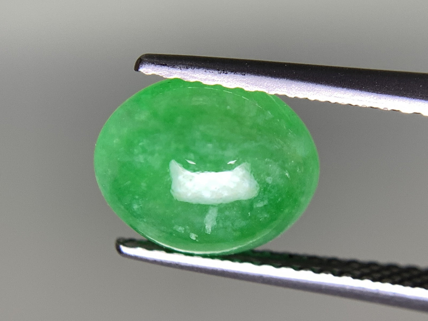 ひすい（ヒスイ 翡翠）  天然  2.453ct  宝石ソーティング付き  9.6㎜×8.0㎜×3.8㎜   ルース（ 裸石 ） 4826Y