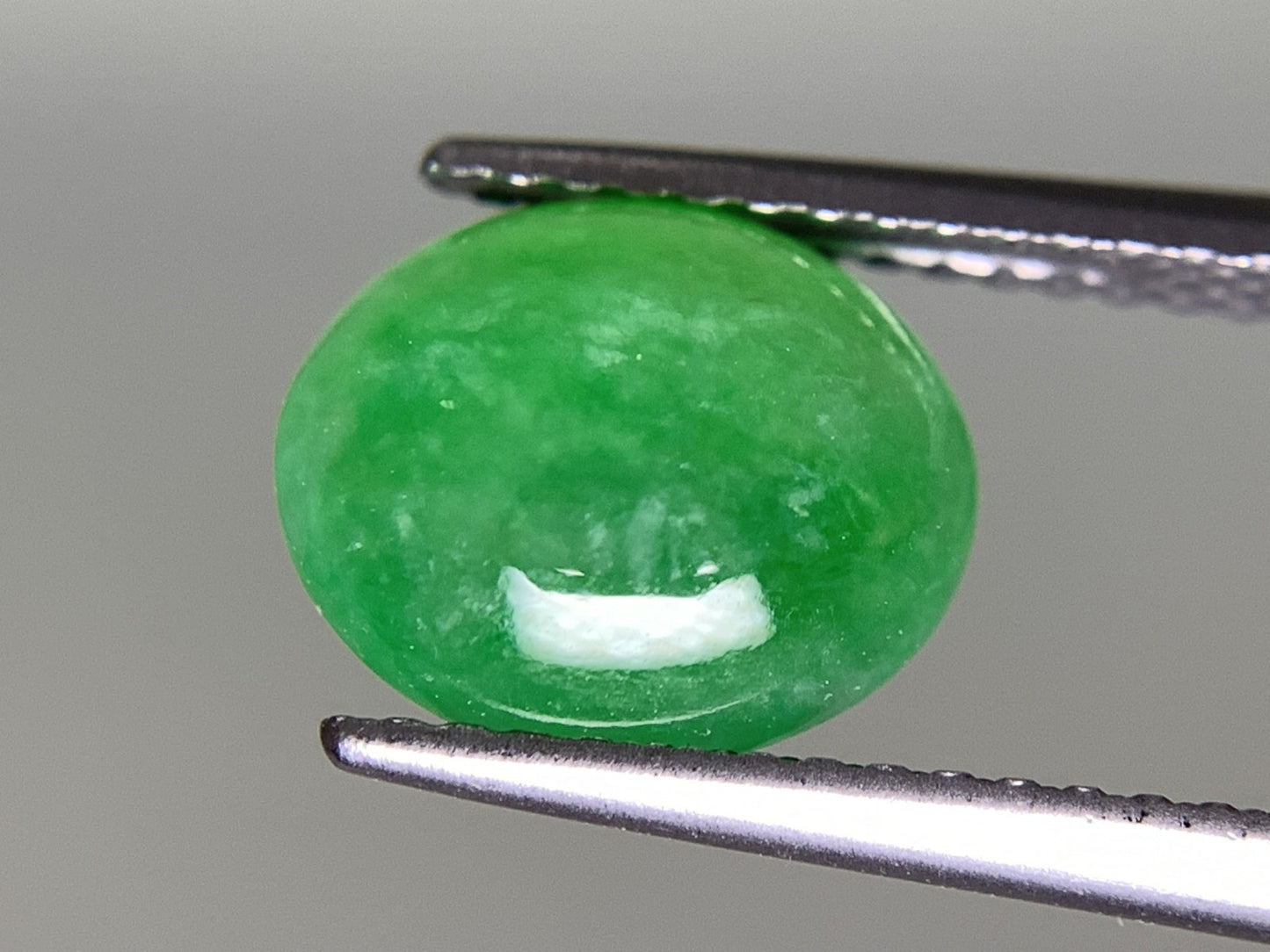 ひすい（ヒスイ 翡翠）  天然  2.453ct  宝石ソーティング付き  9.6㎜×8.0㎜×3.8㎜   ルース（ 裸石 ） 4826Y