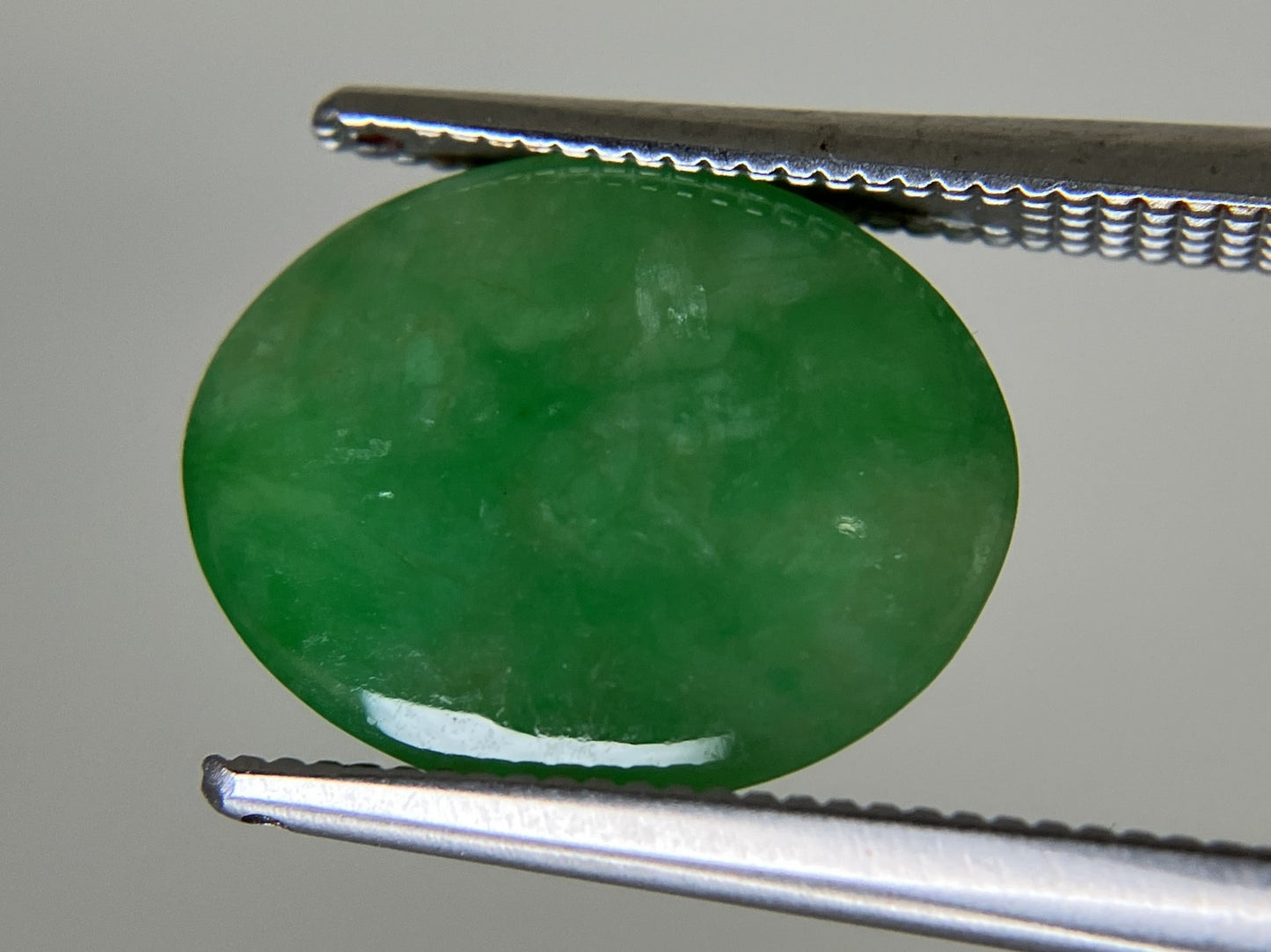 ひすい 5.944ct  宝石ソーティング付き  12.9㎜×10.3㎜×5.1㎜  天然 ルース（ 裸石 ） 4733YY