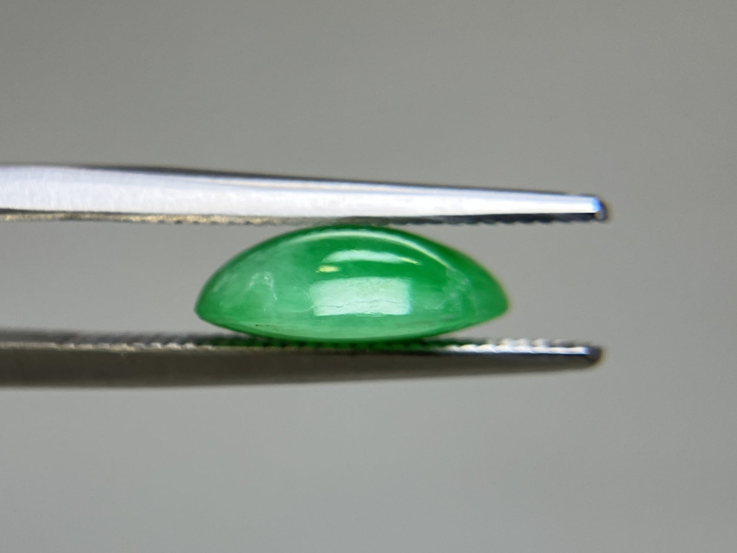 ひすい 2.998ct  宝石ソーティング付き  10.8㎜×8.2㎜×3.9㎜  天然 ルース（ 裸石 ） 4446YY