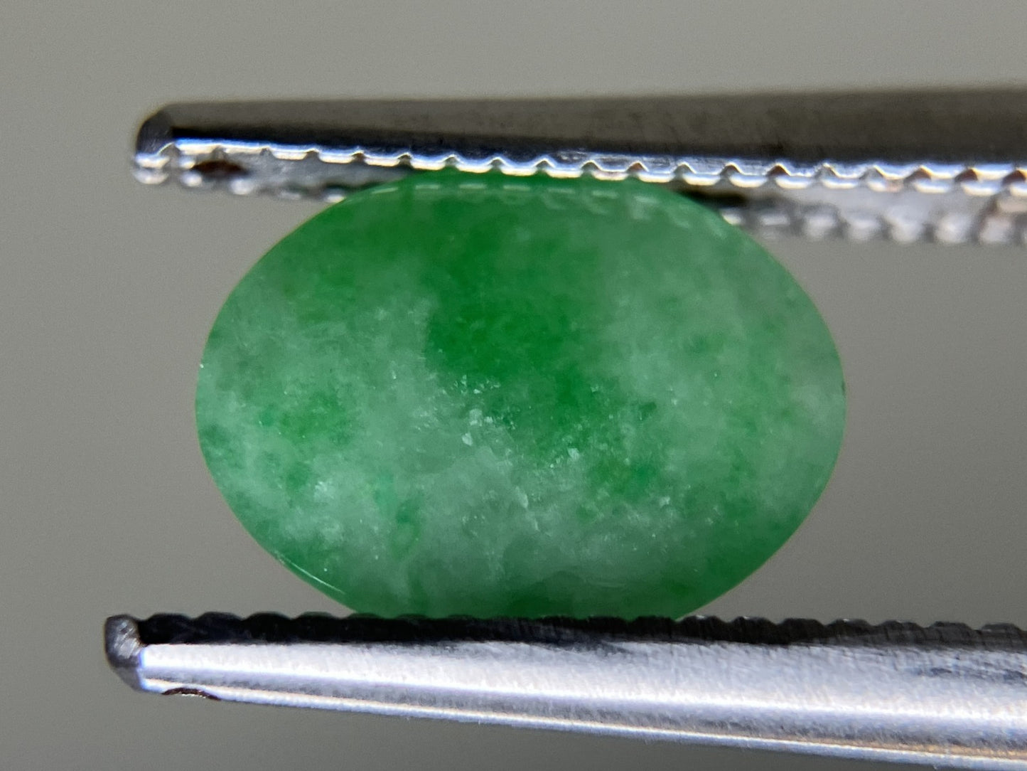 ひすい（ヒスイ 翡翠） 1.405ct  宝石ソーティング付き  8.3㎜×6.4㎜×2.8㎜   ルース（ 裸石 ） 4520YY