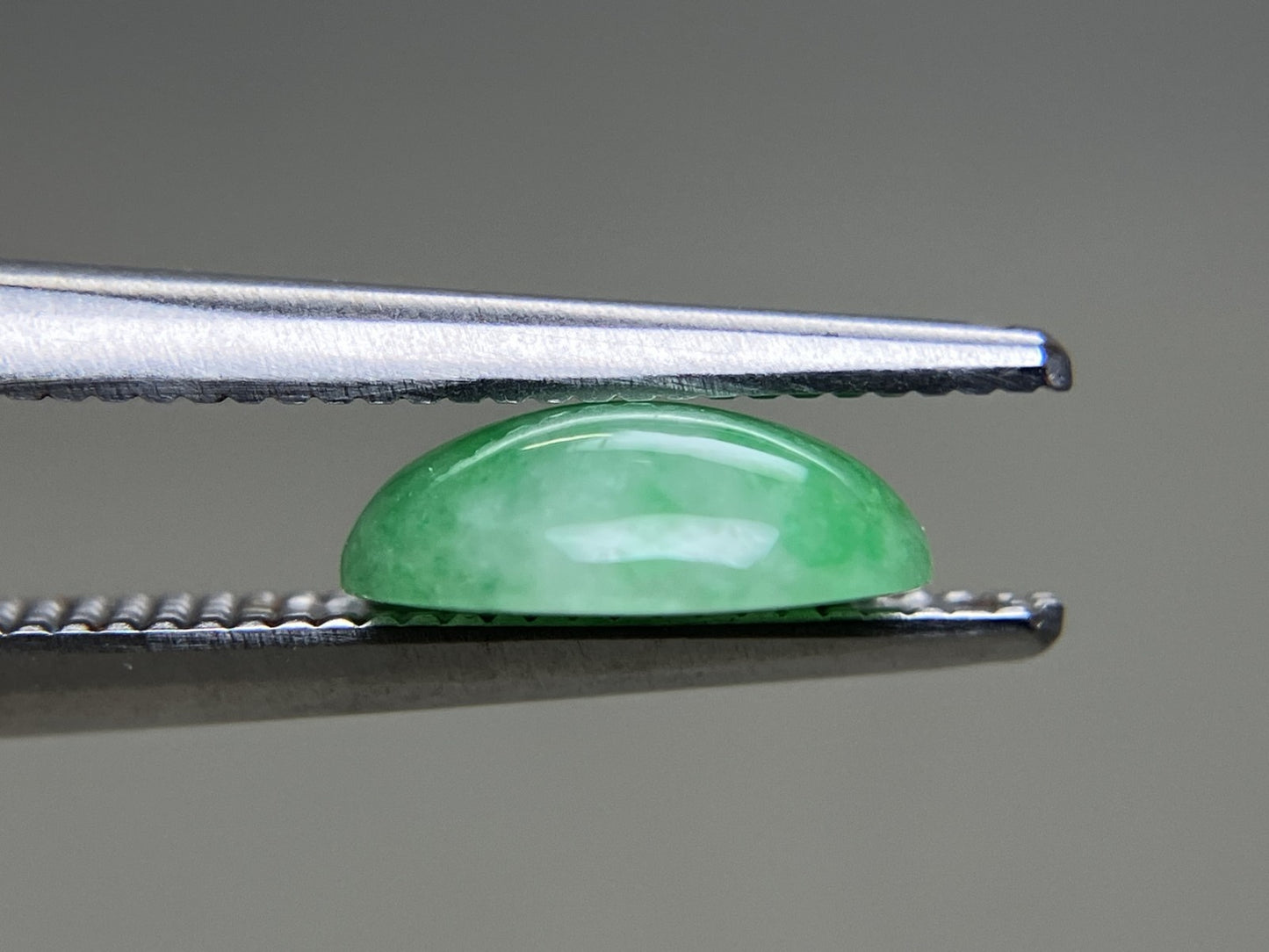 ひすい（ヒスイ 翡翠） 1.405ct  宝石ソーティング付き  8.3㎜×6.4㎜×2.8㎜   ルース（ 裸石 ） 4520YY