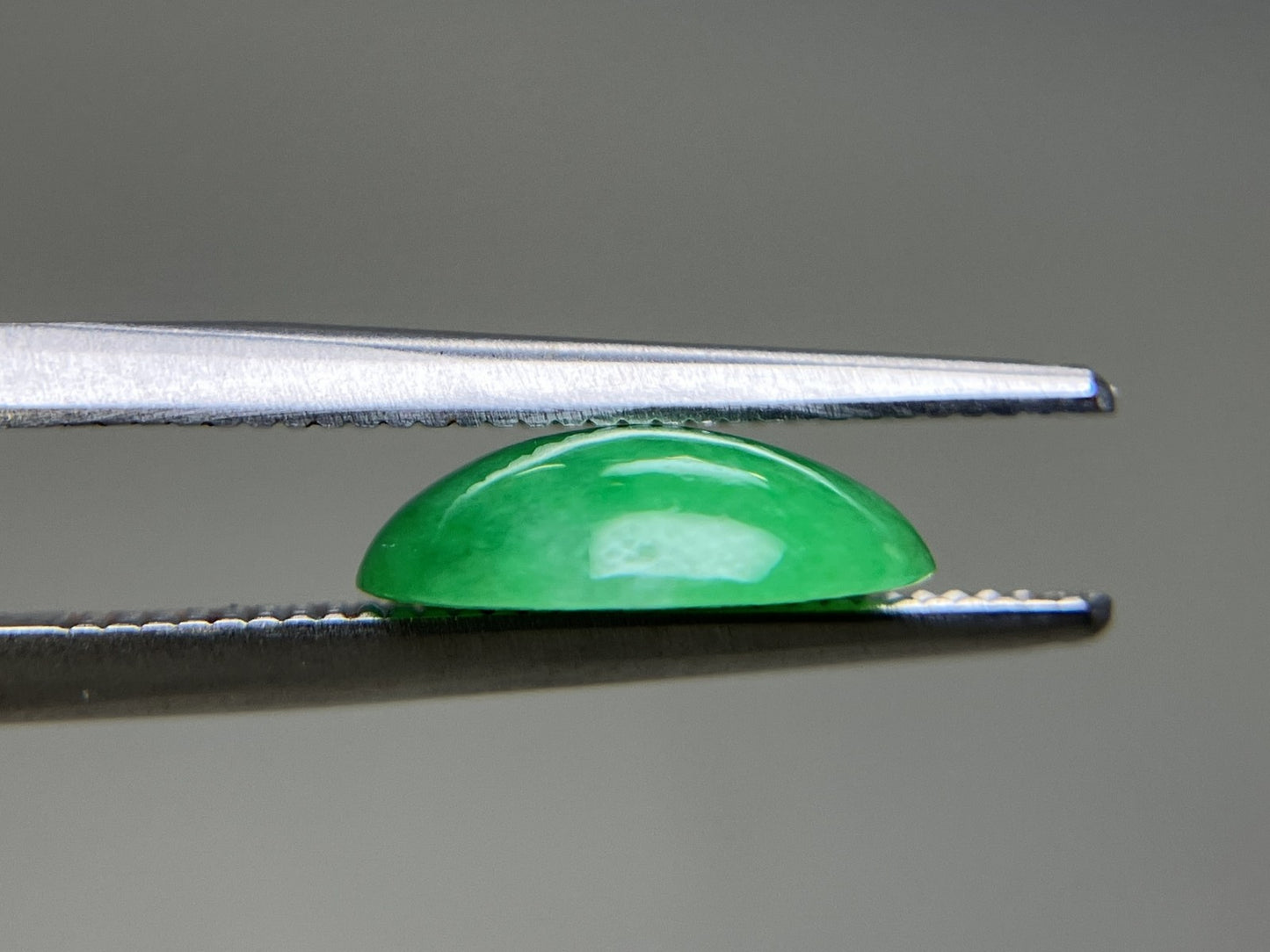 ひすい（ヒスイ 翡翠） 2.208ct  宝石ソーティング付き  10.3㎜×8.1㎜×3.0㎜   ルース（ 裸石 ） 4769YY