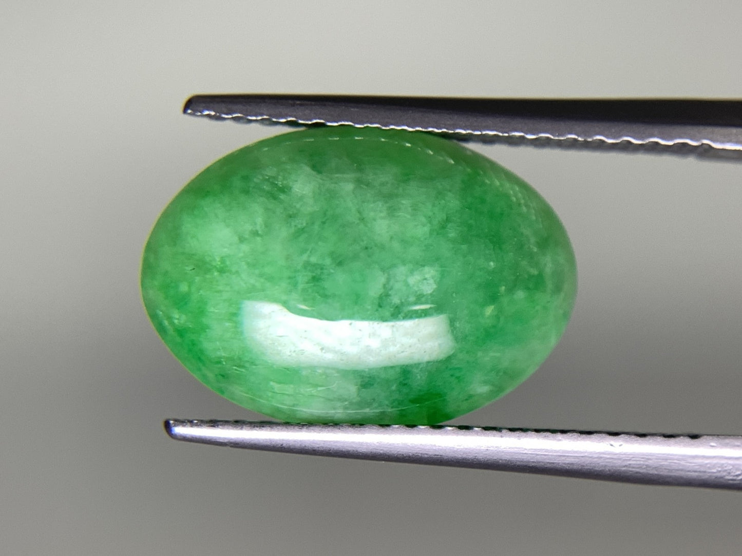 ひすい（ヒスイ 翡翠） 4.064ct  宝石ソーティング付き  14.2㎜×9.9㎜×3.2㎜  ルース（ 裸石 ） 4656Y